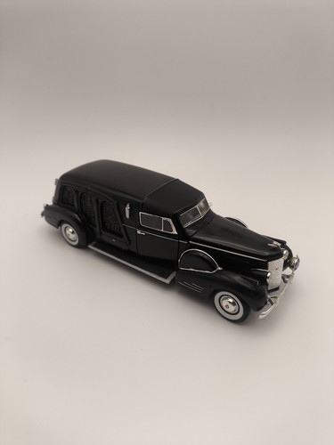 Signature models 1938 cadillac - models,